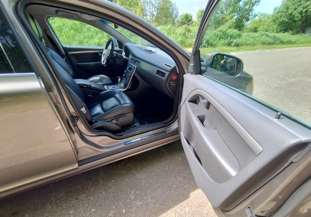 Volvo V70 cena 28500 przebieg: 368000, rok produkcji 2010 z Terespol małe 301